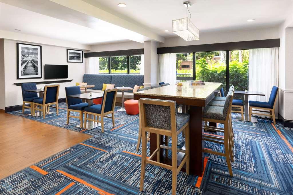 Hampton Inn Naples-Central Restoran fotoğraf