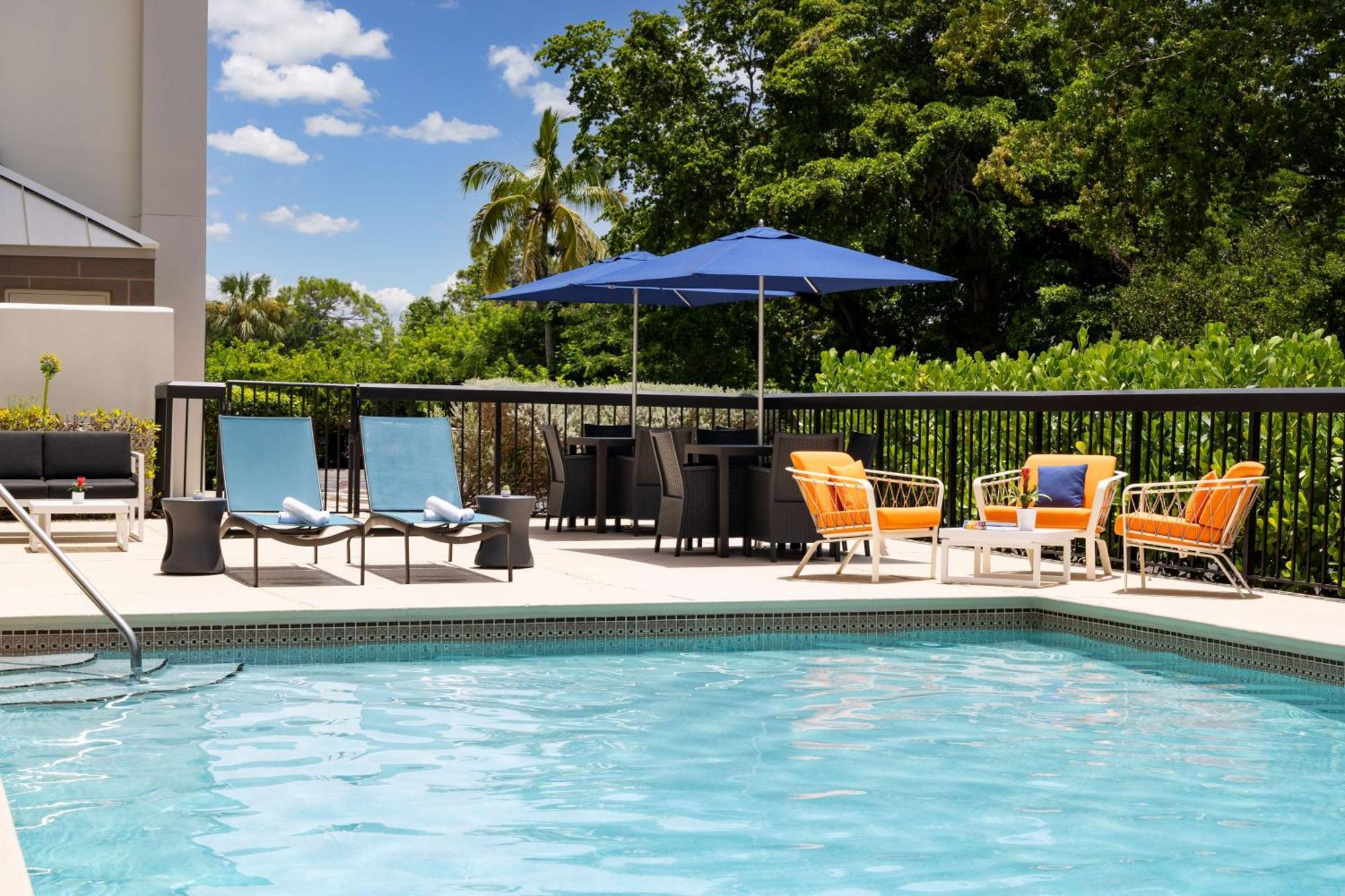 Hampton Inn Naples-Central Dış mekan fotoğraf